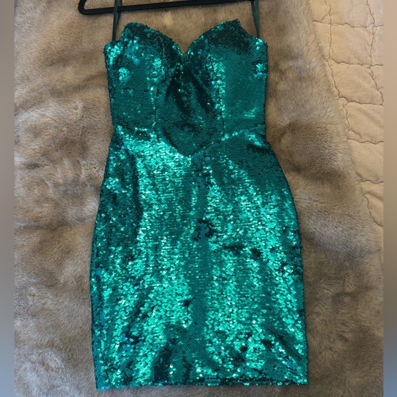 Portia and Scarlett Green Sequin Mini Dress - Picture 4 of 6